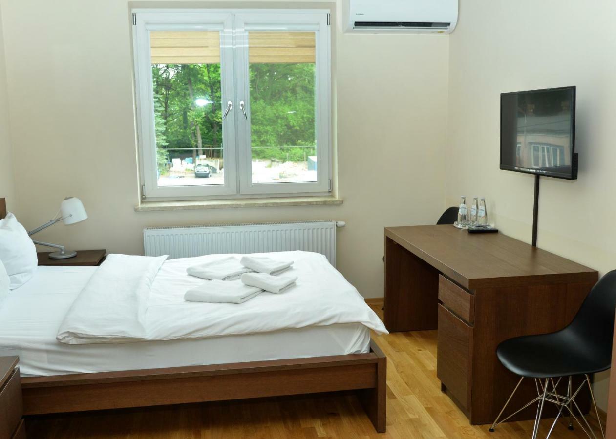 Brooklyn Noclegi Jasło Exteriör bild