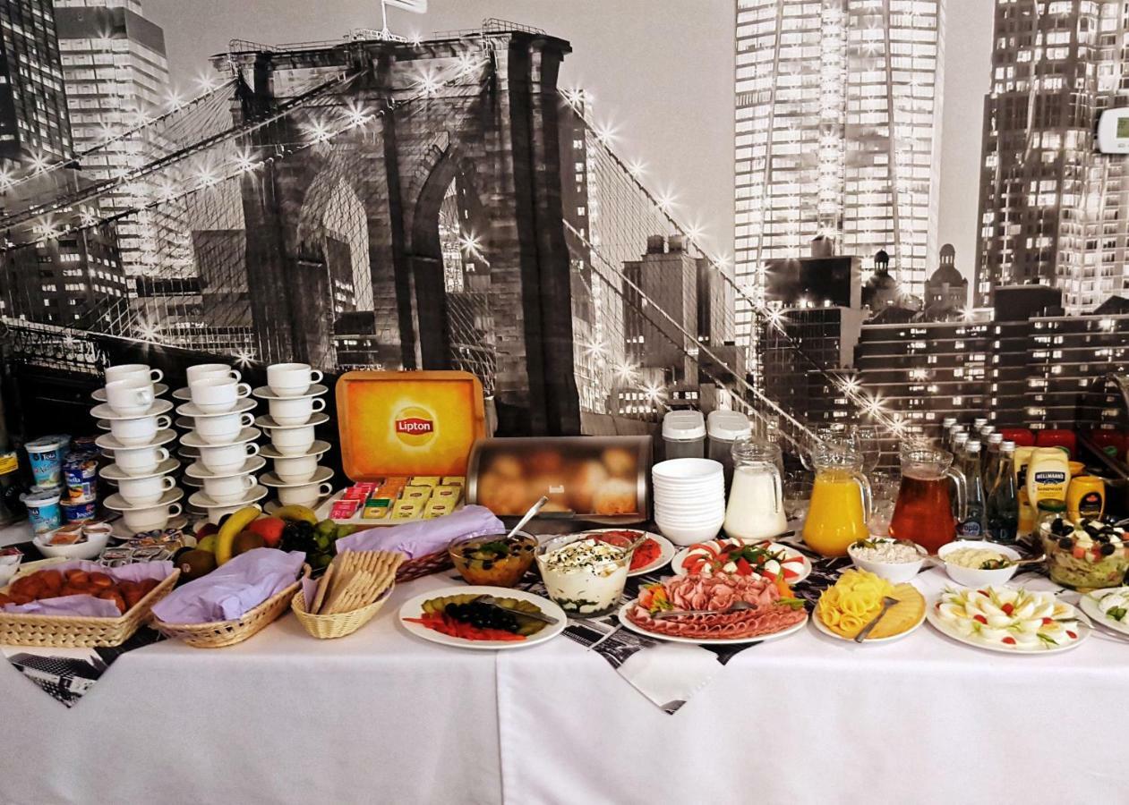 Brooklyn Noclegi Jasło Exteriör bild